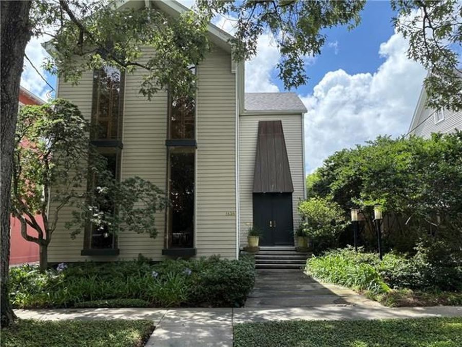 1526 Henry Clay Avenue, Uptown, one block from Audubon Park