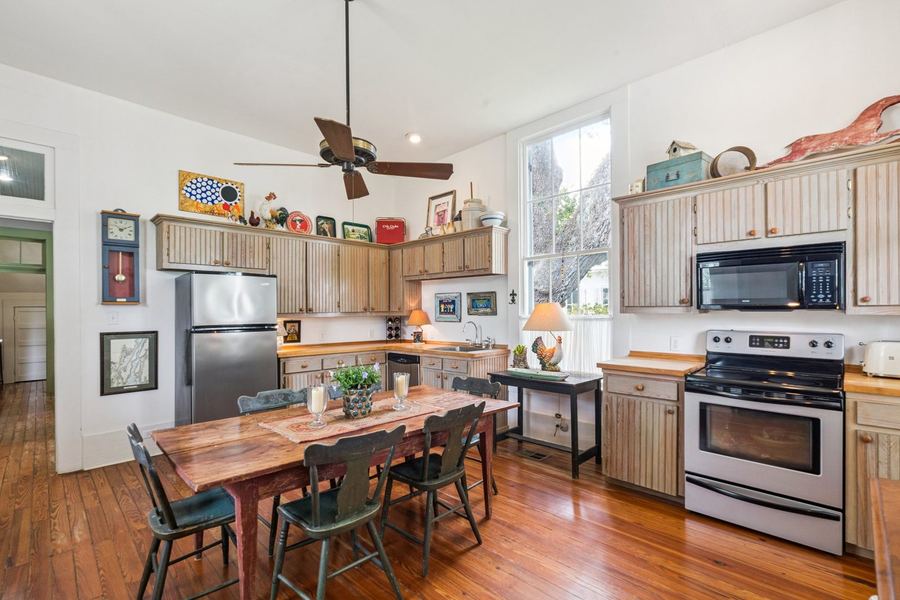200 Carroll Avenue, photo 11