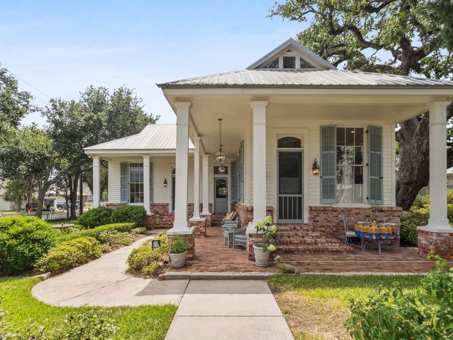 200 Carroll Avenue, Old Town, Bay St. Louis