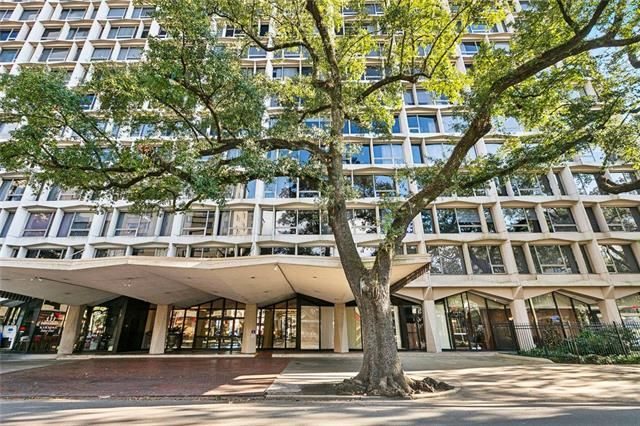 2100 St. Charles Avenue, Unit 7M, St. Charles Avenue