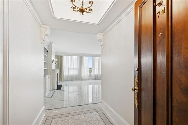 2100 St. Charles Avenue, Unit 7M, photo 4