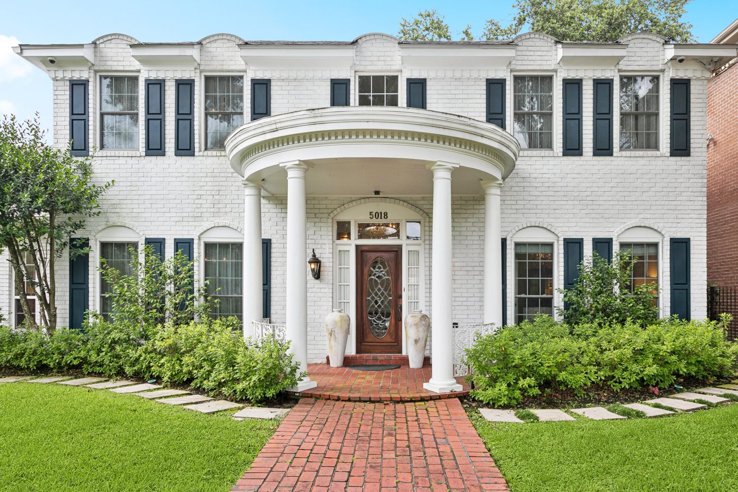 5018 St. Charles Avenue, St. Charles Avenue